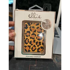 Ellie Los Angeles Portable Charger